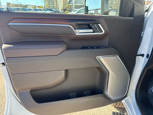 New 2026 GMC Sierra 2500 Denali w/ Denali Reserve Package image 9