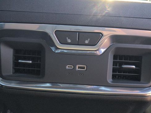 Used 2024 Chevrolet Silverado 1500 High Country w/ High Country Premium Package AWD/4WD image 26