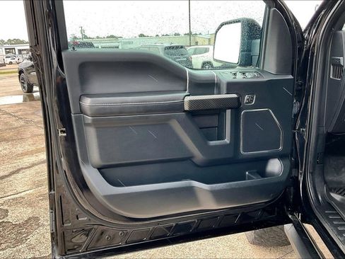 Used 2019 Ford F150 Lariat w/ Equipment Group 502A Luxury AWD/4WD image 17