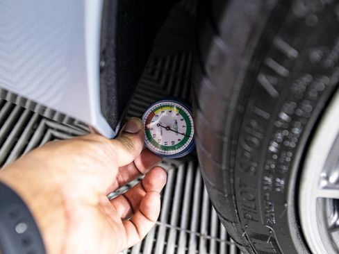 Used 2023 Chevrolet Corvette Stingray Premium Cpe w/ Battery Protection Package image 38