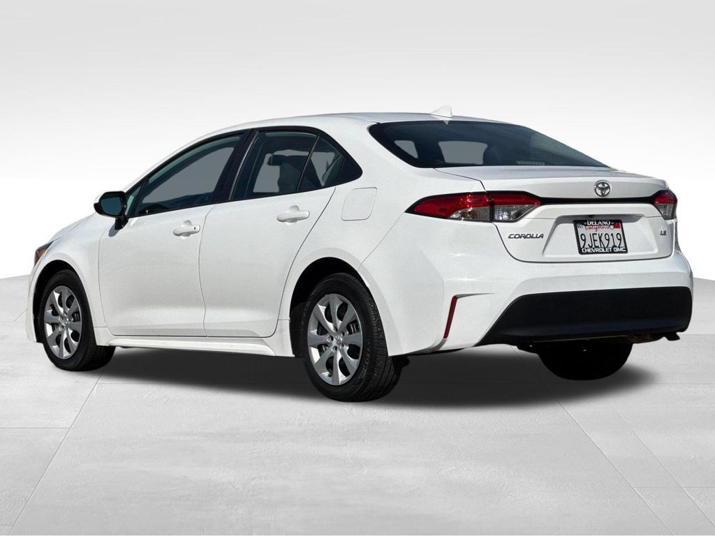 Used 2024 Toyota Corolla LE FWD image 3