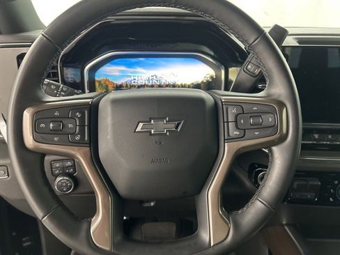 Used 2024 Chevrolet Silverado 3500 High Country w/ High Country Premium Package image 9