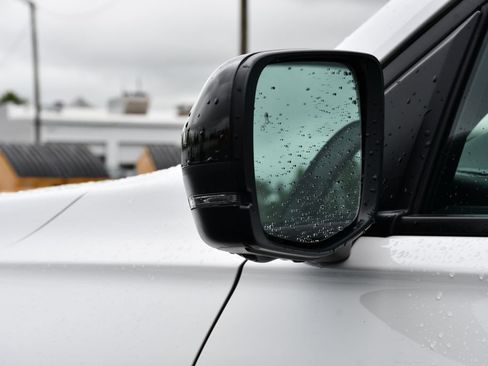 Used 2023 Honda Pilot TrailSport image 14