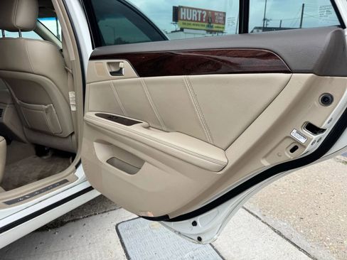 Used 2010 Toyota Avalon XL image 9