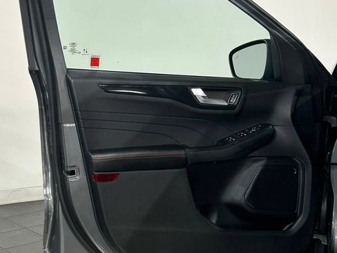 Used 2025 Ford Escape ST-Line AWD/4WD image 31