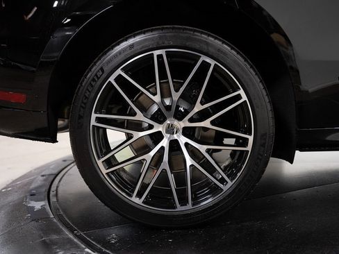 Used 2024 Porsche Macan image 13
