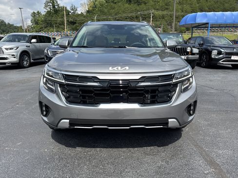 Used 2024 Kia Seltos SX AWD/4WD image 2