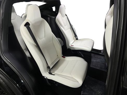 Used 2022 Tesla Model X Plaid image 25