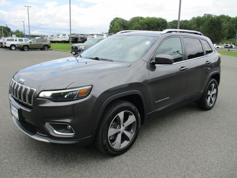 Used 2019 Jeep Cherokee Limited AWD/4WD image 1