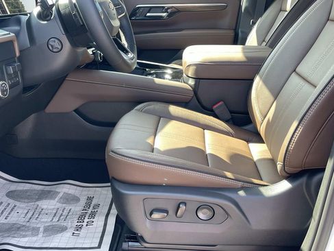 New 2026 Chevrolet Suburban High Country image 19