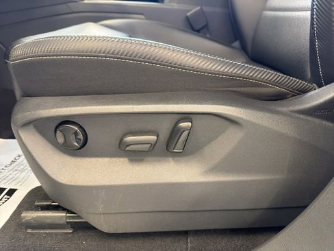 Used 2023 Volkswagen Atlas Cross Sport SE image 42