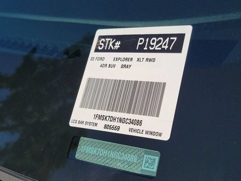 Certified 2022 Ford Explorer XLT w/ Equipment Group 202A RWD image 29