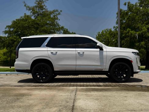 Used 2024 Cadillac Escalade Premium Luxury Platinum w/ LPO, Floor Liner Package AWD/4WD image 10