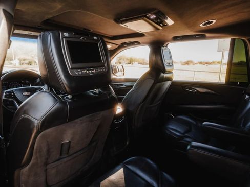 Used 2016 Cadillac Escalade Platinum image 31