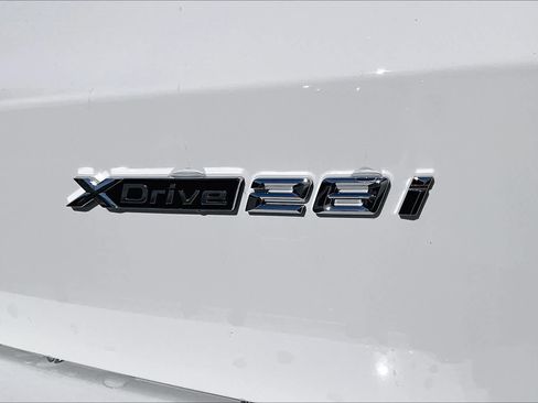 Certified 2023 BMW X1 xDrive28i w/ Premium Package image 9