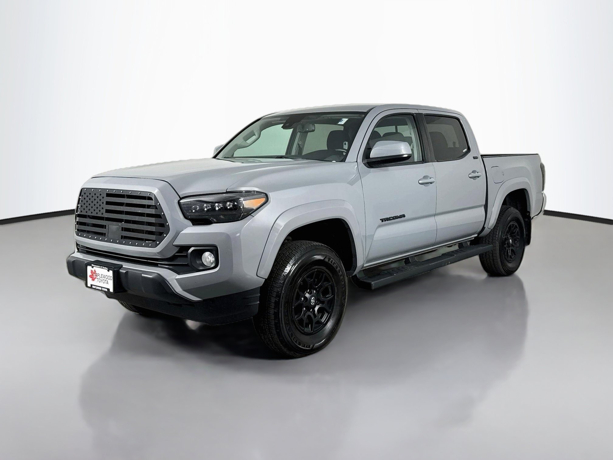 Used 2021 Toyota Tacoma SR5 AWD/4WD image 3