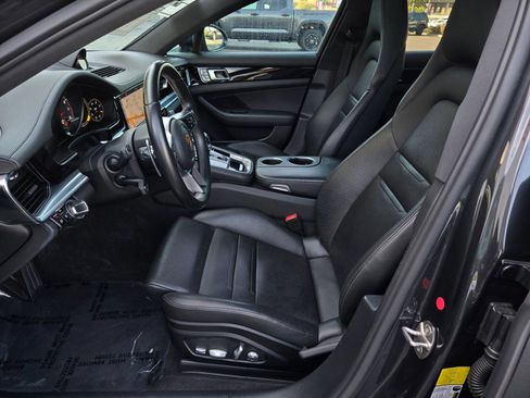 Used 2020 Porsche Panamera RWD image 15