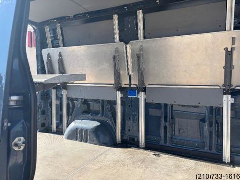 Used 2018 Mercedes-Benz Sprinter 2500 image 27