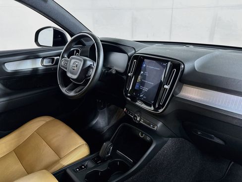 Used 2019 Volvo XC40 T5 Momentum AWD/4WD image 25