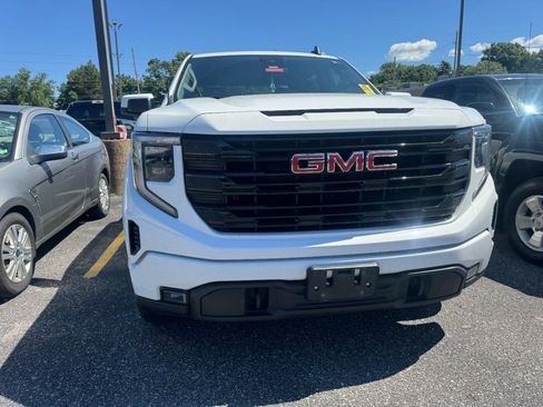Used 2022 GMC Sierra 1500 Elevation AWD/4WD image 3