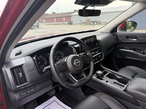 Used 2024 Nissan Pathfinder SL w/ SL Premium Package FWD image 10