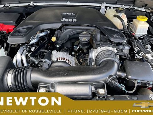 Used 2020 Jeep Gladiator Overland AWD/4WD image 10