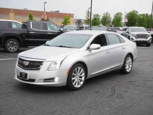 Used 2017 Cadillac XTS Luxury AWD/4WD image 4