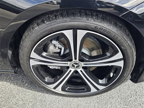 Used 2025 Mercedes-Benz C 300 Sedan image 17