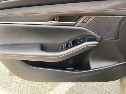 Used 2024 MAZDA MAZDA3 s image 23