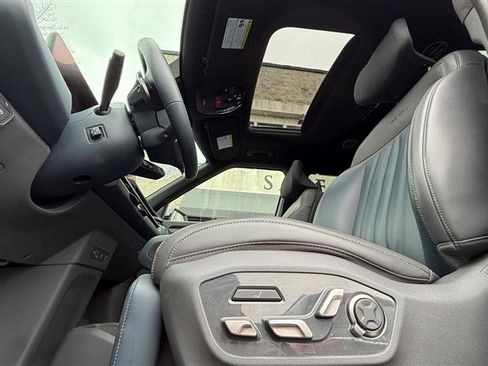 Used 2024 Kia EV9 GT-Line image 12