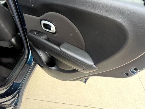 Used 2017 Kia Soul + image 17
