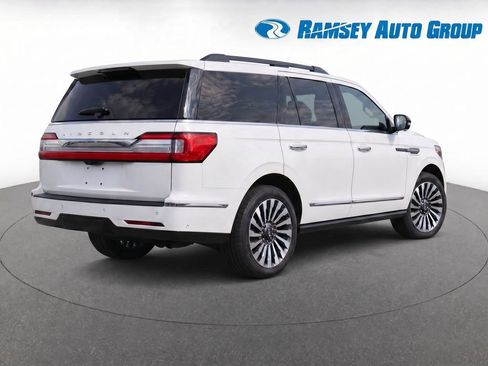 Used 2019 Lincoln Navigator Reserve AWD/4WD image 4