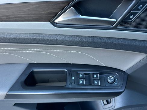 Used 2021 Volkswagen Atlas SE w/ Towing Package image 12