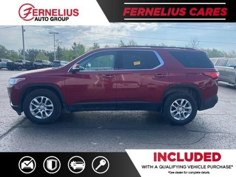 Used 2020 Chevrolet Traverse LT w/ Driver Confidence II Package AWD/4WD image 2