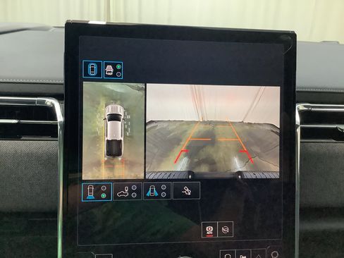 New 2026 GMC Sierra EV Elevation image 24