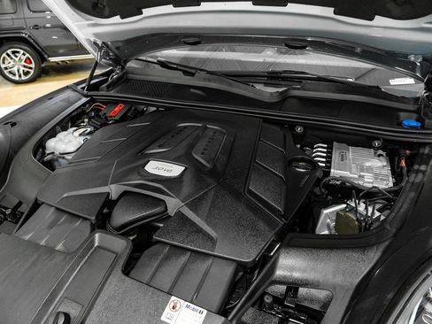 Used 2023 Porsche Cayenne image 45