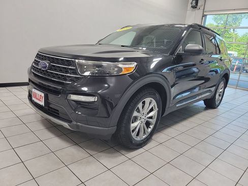Used 2020 Ford Explorer XLT w/ Equipment Group 202A RWD image 8