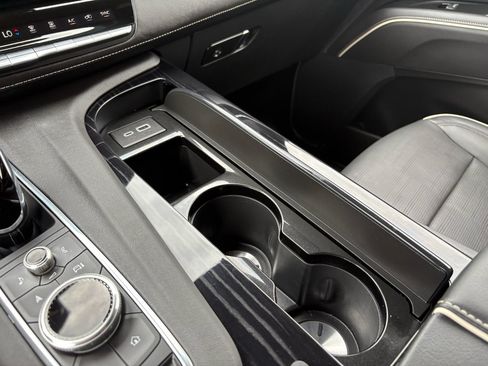 Certified 2023 Cadillac Escalade ESV Sport AWD/4WD image 34