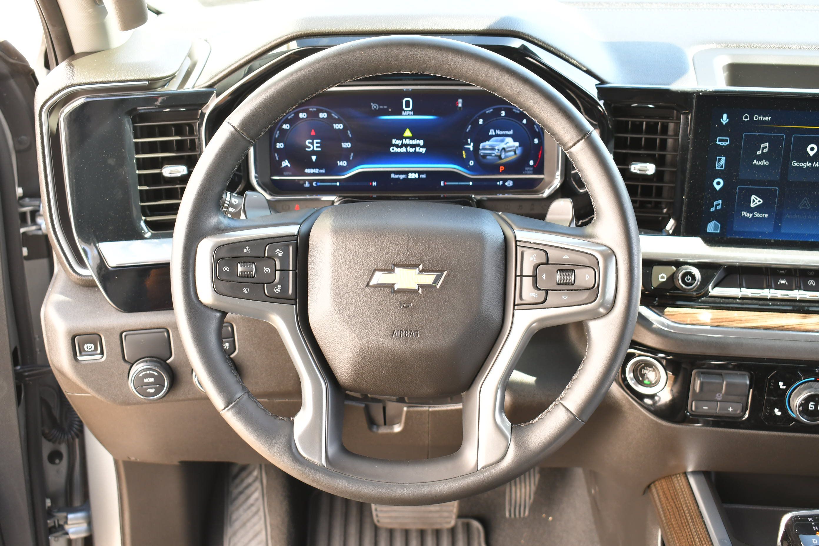 Used 2023 Chevrolet Silverado 1500 LT w/ Leather Package RWD image 16