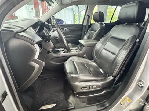 Used 2020 Chevrolet Traverse Premier w/ Redline Edition AWD/4WD image 7