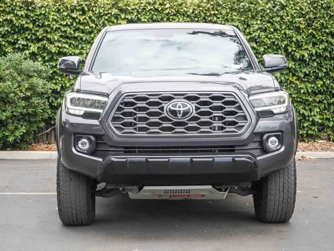 Used 2023 Toyota Tacoma TRD Off-Road AWD/4WD image 3