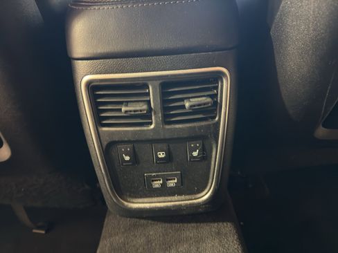Used 2017 Chrysler 300 C AWD/4WD image 26