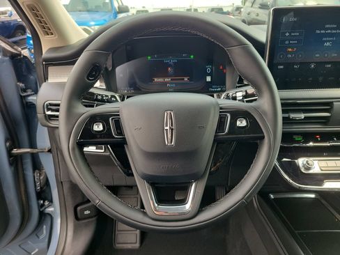 Certified 2023 Lincoln Corsair FWD w/ Rear Removable Package Tray image 23
