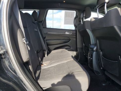 Used 2018 Jeep Grand Cherokee Laredo image 25