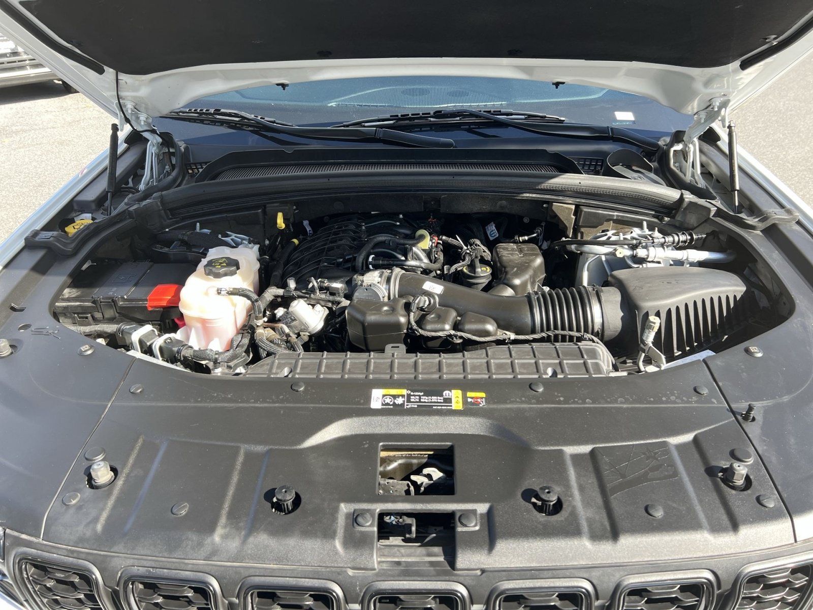 Used 2023 Jeep Grand Cherokee L Altitude AWD/4WD image 28