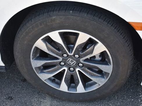 Used 2024 Honda Odyssey EX-L image 11