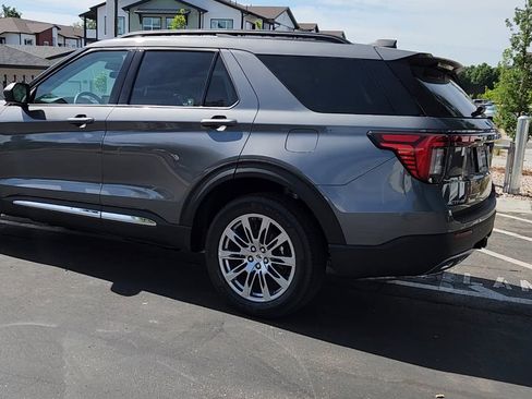 New 2025 Ford Explorer Active w/ Active Comfort Package image 4