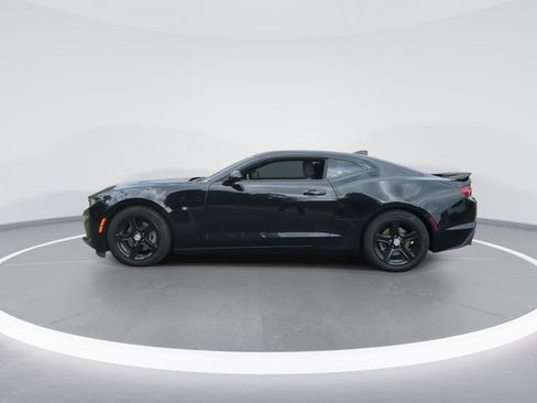 Used 2023 Chevrolet Camaro LT RWD image 5