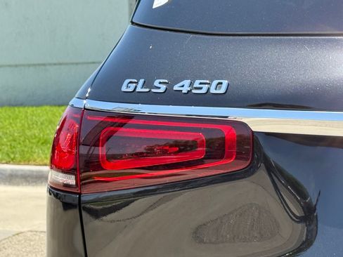 Used 2023 Mercedes-Benz GLS 450 4MATIC image 11