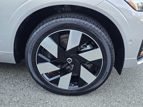 Certified 2024 Volvo XC60 T8 Plus w/ Protection Package Premier image 9